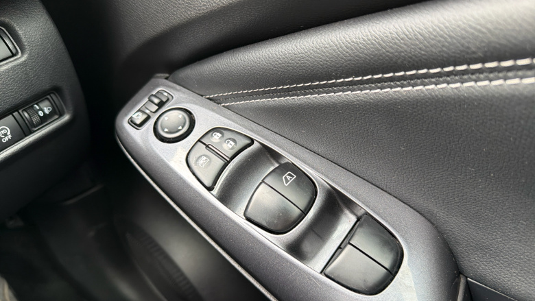 Nissan Juke 1.0 DiG-T 114 N-Connecta 5dr Petrol Hatchback